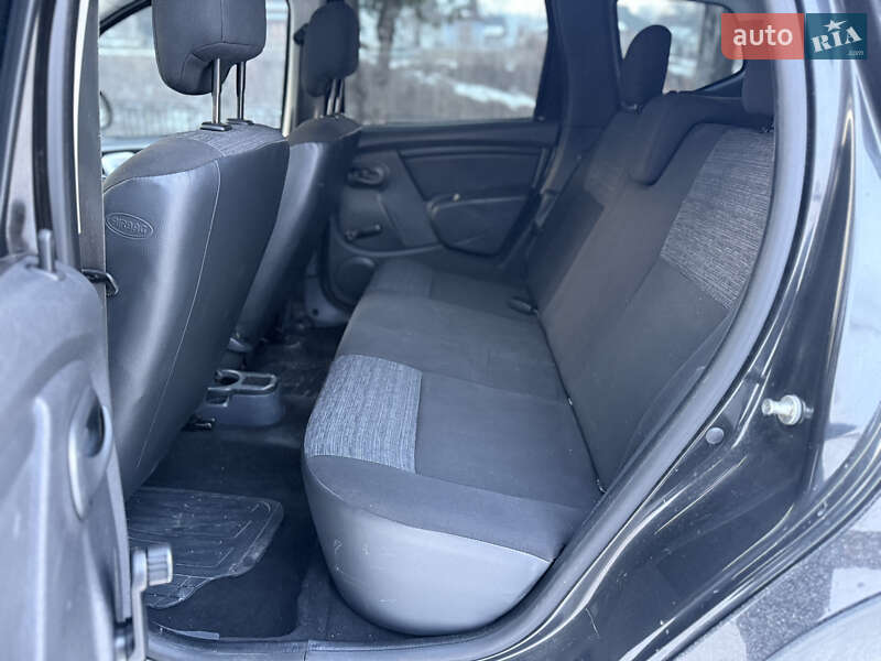 Внедорожник / Кроссовер Dacia Duster 2011 в Косове