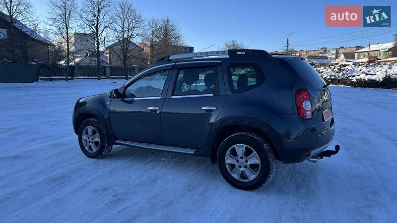 Позашляховик / Кросовер Dacia Duster 2016 в Умані