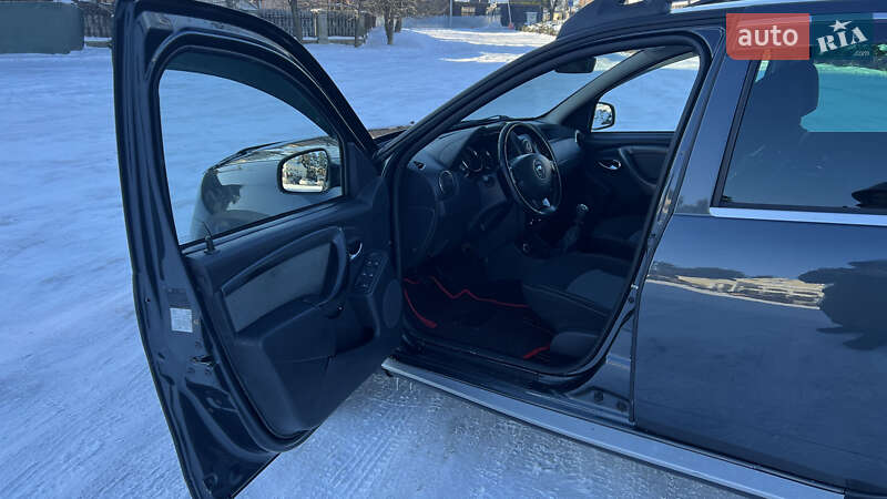 Позашляховик / Кросовер Dacia Duster 2016 в Умані