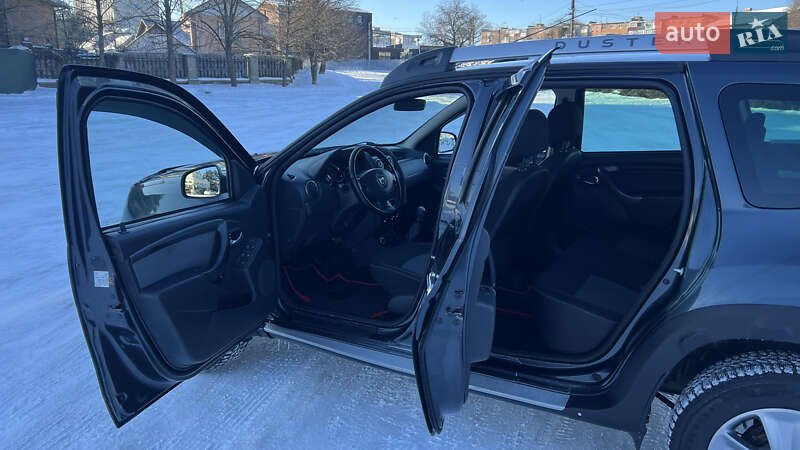 Позашляховик / Кросовер Dacia Duster 2016 в Умані