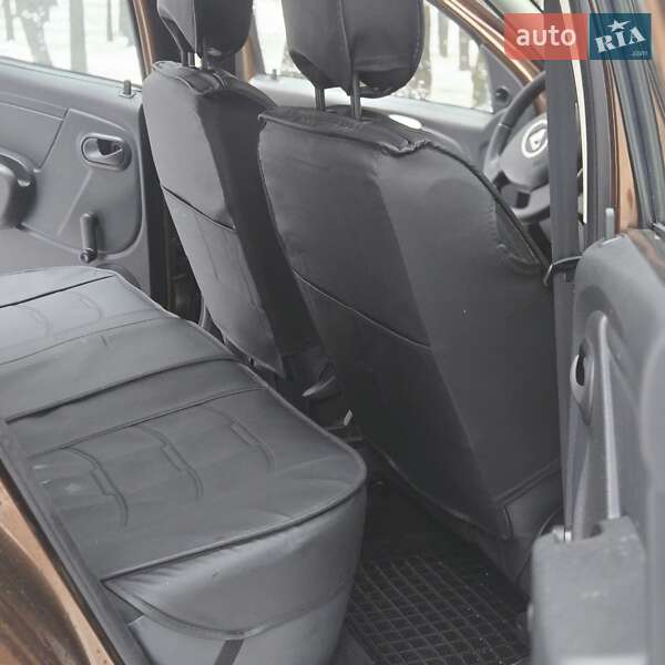 Позашляховик / Кросовер Dacia Duster 2010 в Сумах фото 12 Позашляховик / Кросовер Dacia Duster 2010 в Сумах