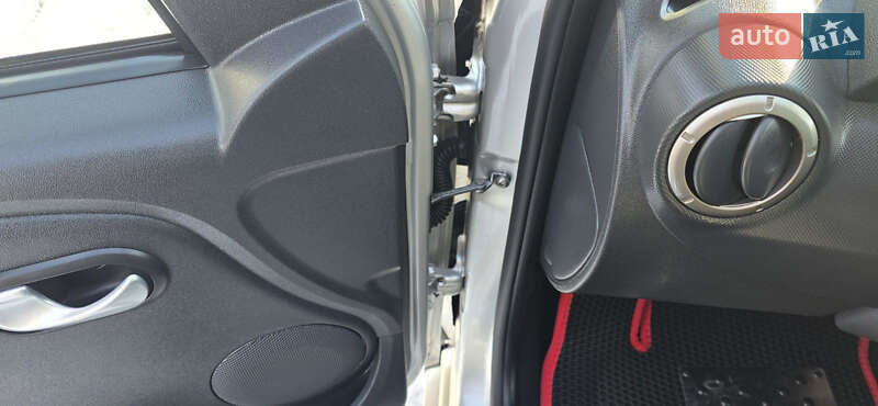 Позашляховик / Кросовер Dacia Duster 2013 в Новоархангельську