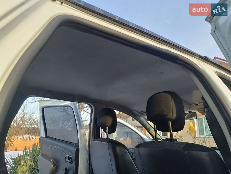 Позашляховик / Кросовер Dacia Duster 2013 в Дубні