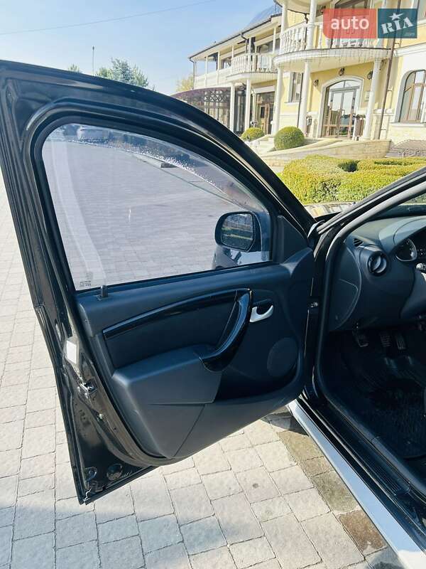 Внедорожник / Кроссовер Dacia Duster 2010 в Сарнах