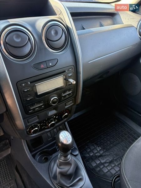 Позашляховик / Кросовер Dacia Duster 2015 в Києві