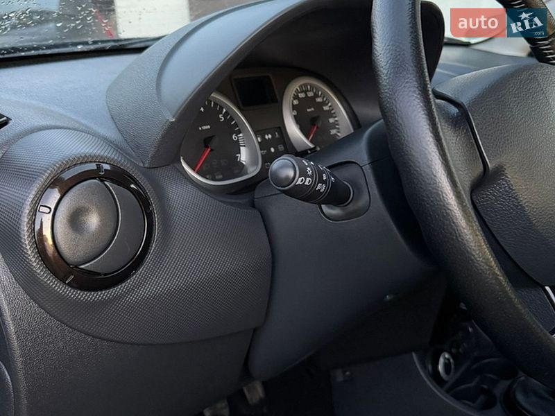 Внедорожник / Кроссовер Dacia Duster 2012 в Великой Багачке