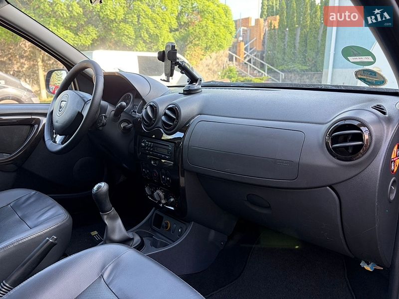 Позашляховик / Кросовер Dacia Duster 2011 в Луцьку