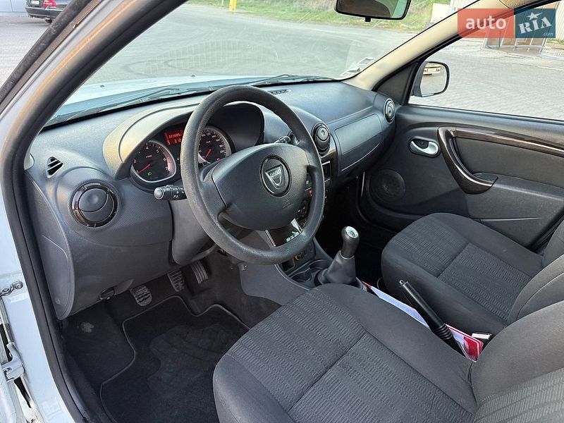Позашляховик / Кросовер Dacia Duster 2011 в Луцьку