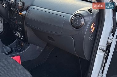 Позашляховик / Кросовер Dacia Duster 2011 в Луцьку