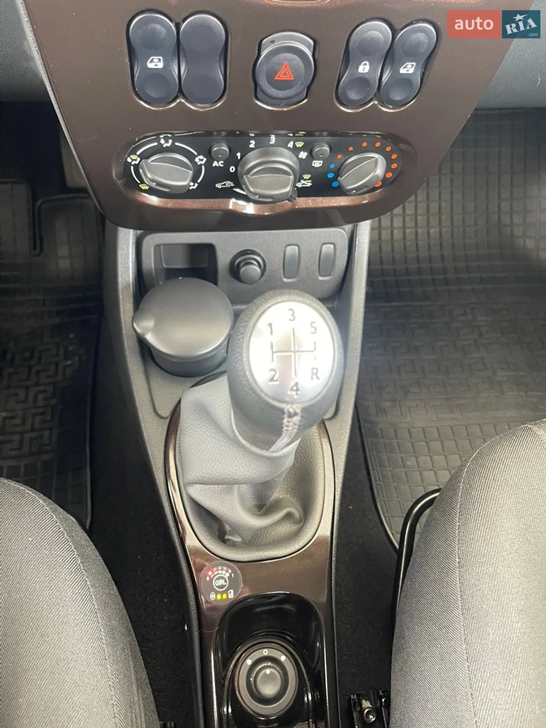 2012 Dacia Duster - мініатюра 18