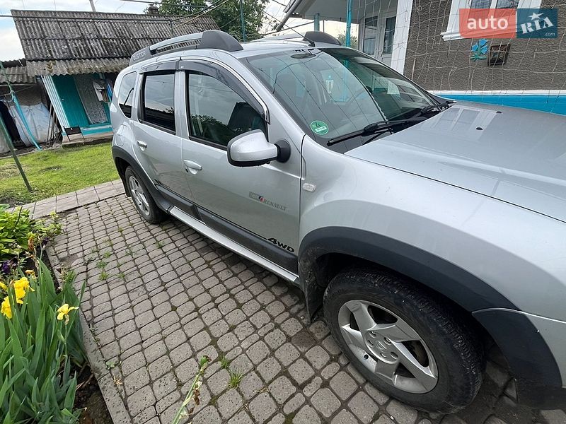 Позашляховик / Кросовер Dacia Duster 2012 в Чернівцях