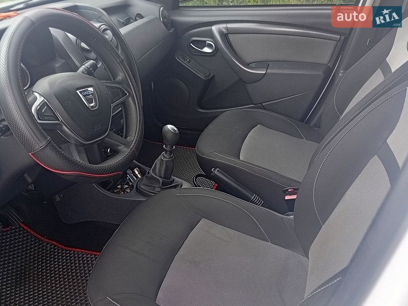 Позашляховик / Кросовер Dacia Duster 2017 в Золотоноші