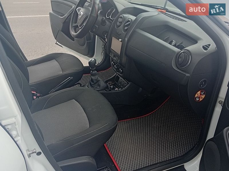 Позашляховик / Кросовер Dacia Duster 2017 в Золотоноші