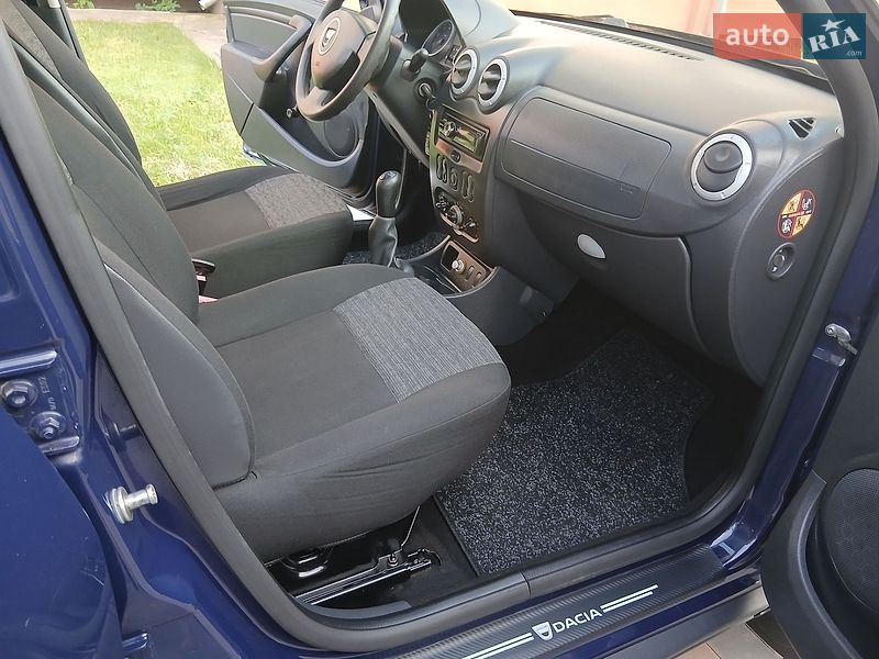 Позашляховик / Кросовер Dacia Duster 2010 в Чорткові