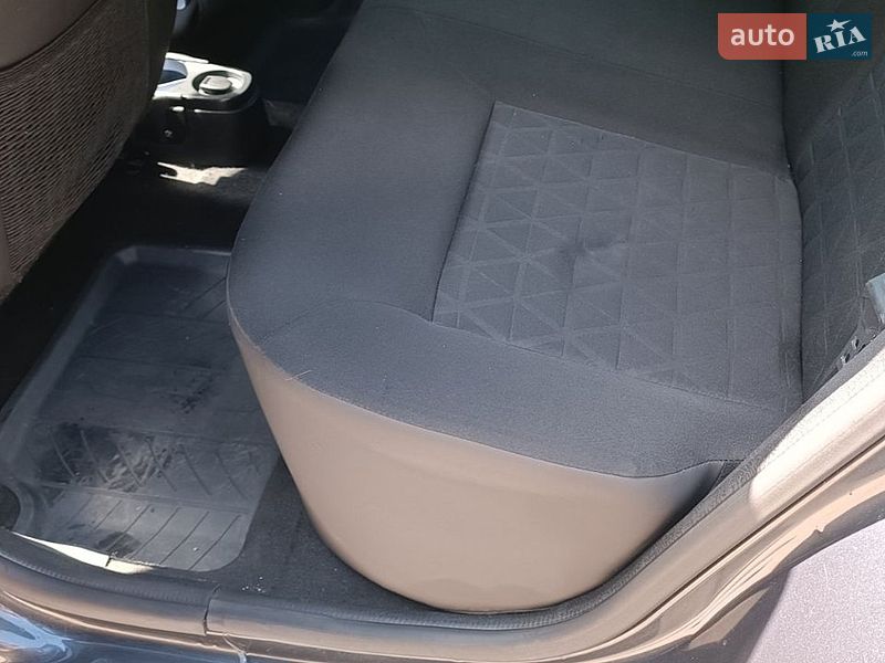 Позашляховик / Кросовер Dacia Duster 2015 в Харкові