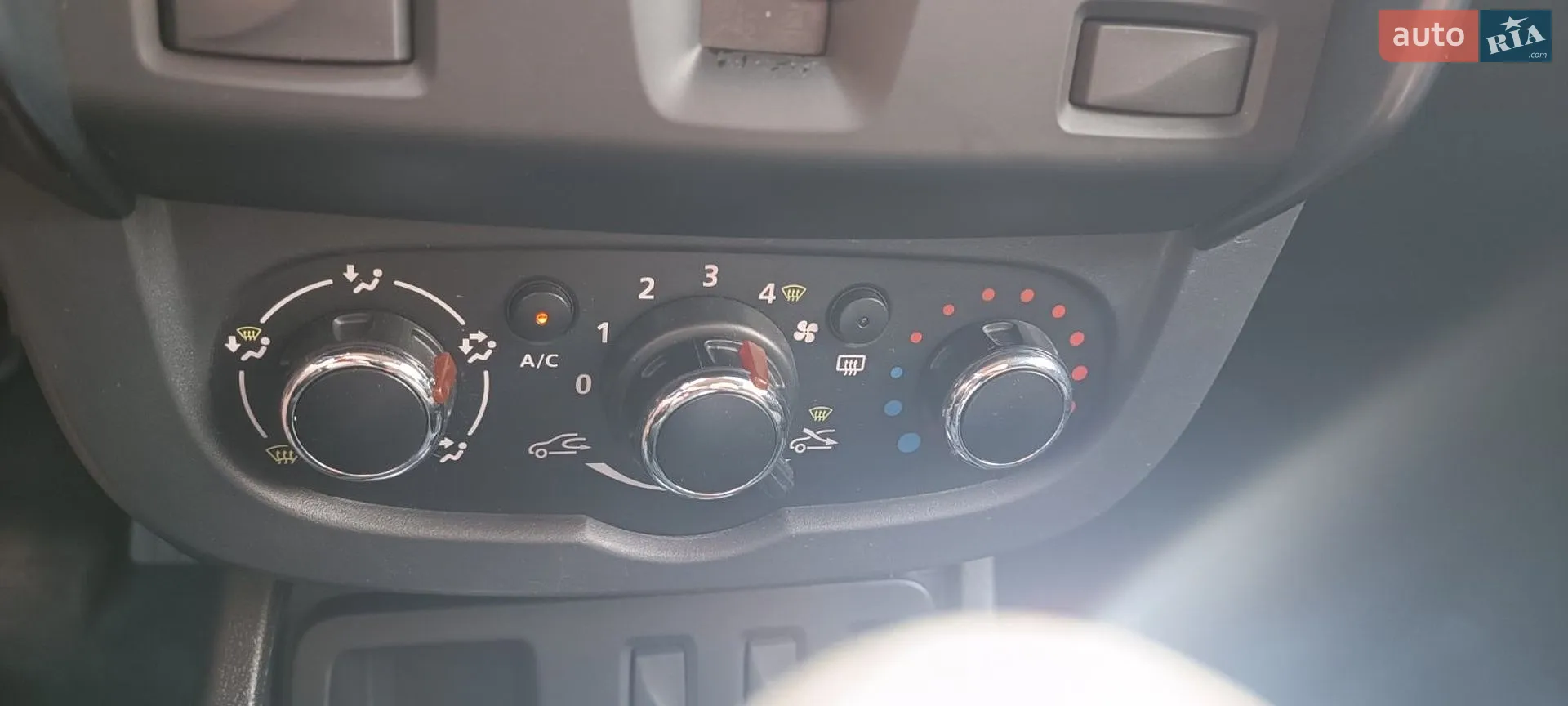 2015 Dacia Duster - мініатюра 21