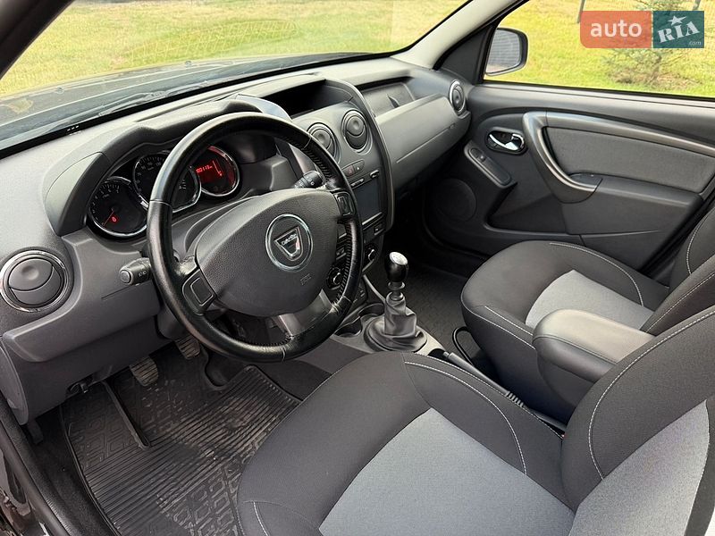 Позашляховик / Кросовер Dacia Duster 2016 в Миргороді
