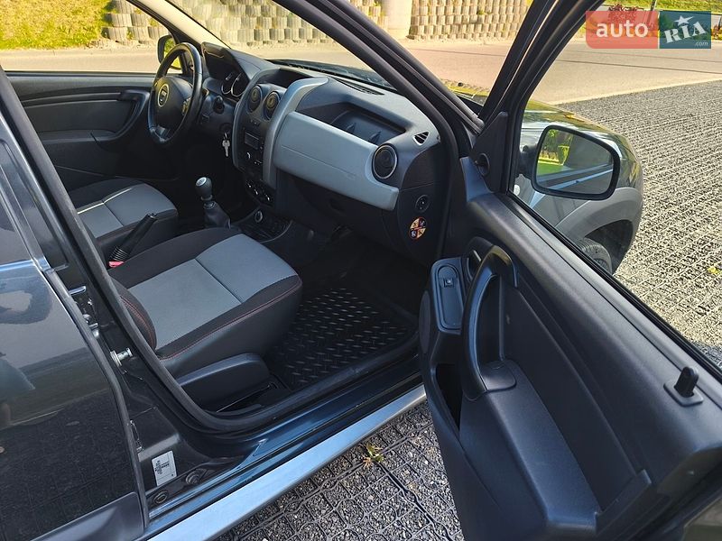 Внедорожник / Кроссовер Dacia Duster 2014 в Мене