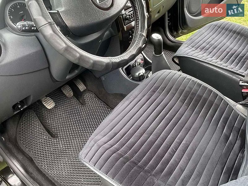 Позашляховик / Кросовер Dacia Duster 2012 в Ратному