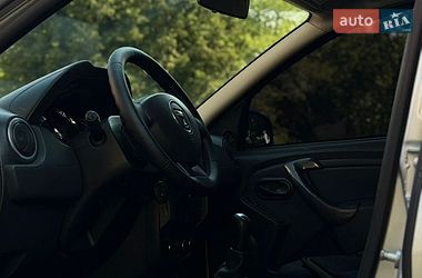 Позашляховик / Кросовер Dacia Duster 2016 в Бурштині