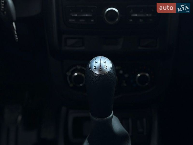 Позашляховик / Кросовер Dacia Duster 2016 в Бурштині