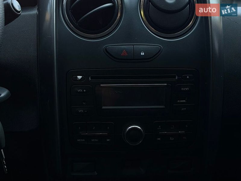 Позашляховик / Кросовер Dacia Duster 2016 в Бурштині