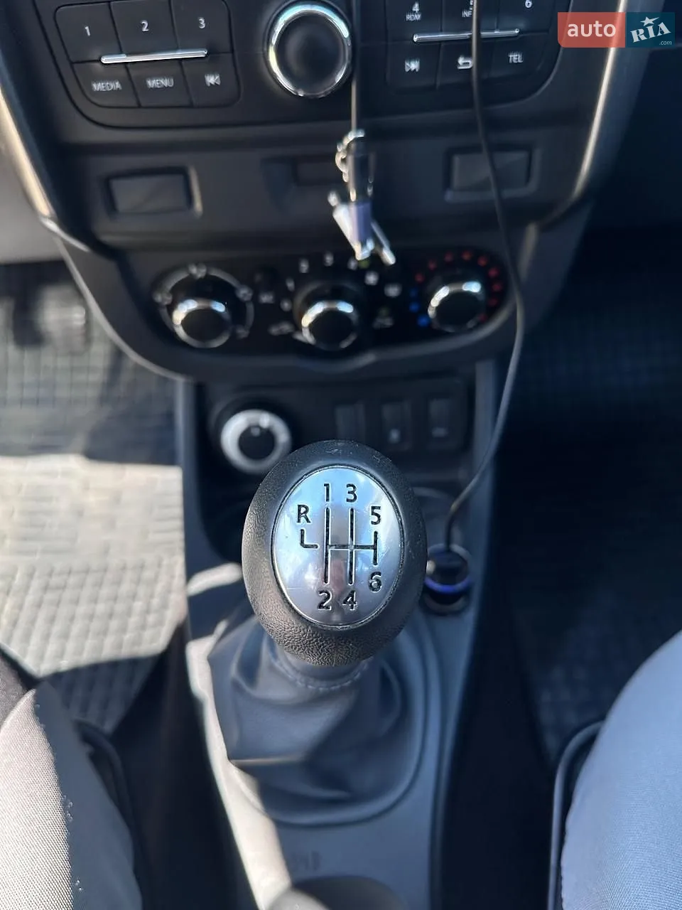 2014 Dacia Duster - мініатюра 27