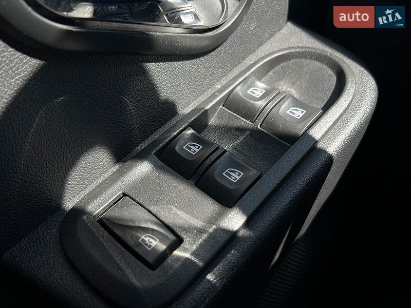 Позашляховик / Кросовер Dacia Duster 2015 в Івано-Франківську фото 21 Позашляховик / Кросовер Dacia Duster 2015 в Івано-Франківську