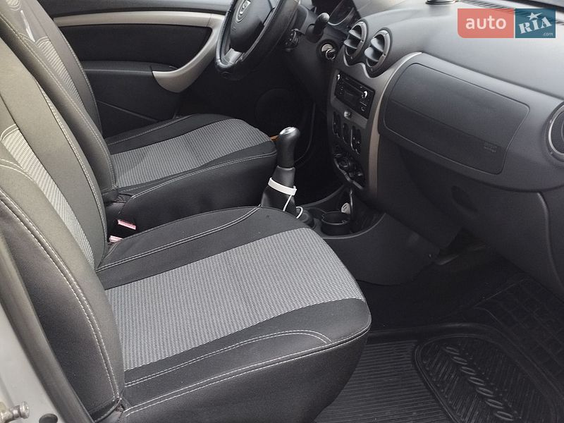 Позашляховик / Кросовер Dacia Duster 2013 в Житомирі