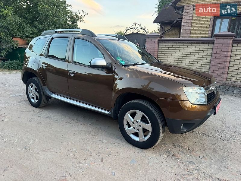 Позашляховик / Кросовер Dacia Duster 2011 в Охтирці