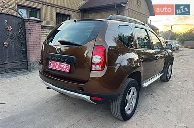 Позашляховик / Кросовер Dacia Duster 2011 в Охтирці