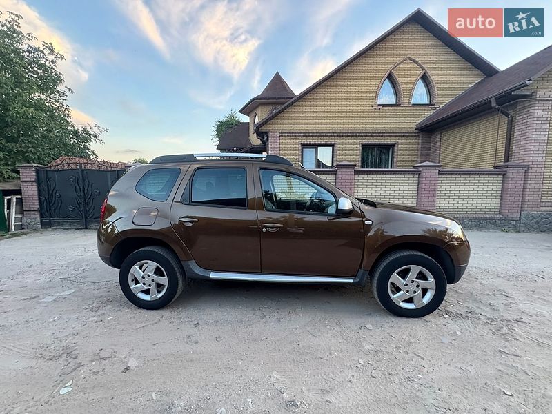 Внедорожник / Кроссовер Dacia Duster 2011 в Ахтырке