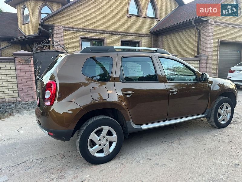 Позашляховик / Кросовер Dacia Duster 2011 в Охтирці