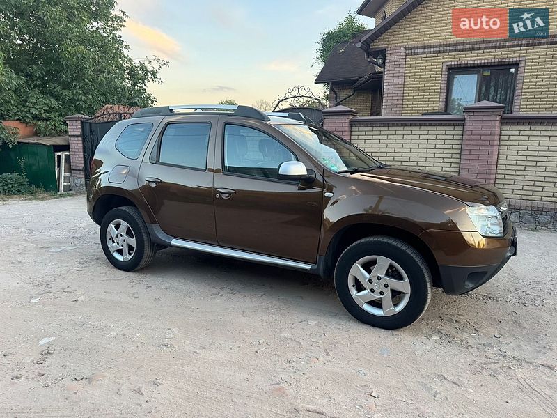 Позашляховик / Кросовер Dacia Duster 2011 в Охтирці