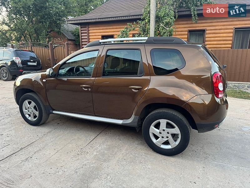 Позашляховик / Кросовер Dacia Duster 2011 в Охтирці