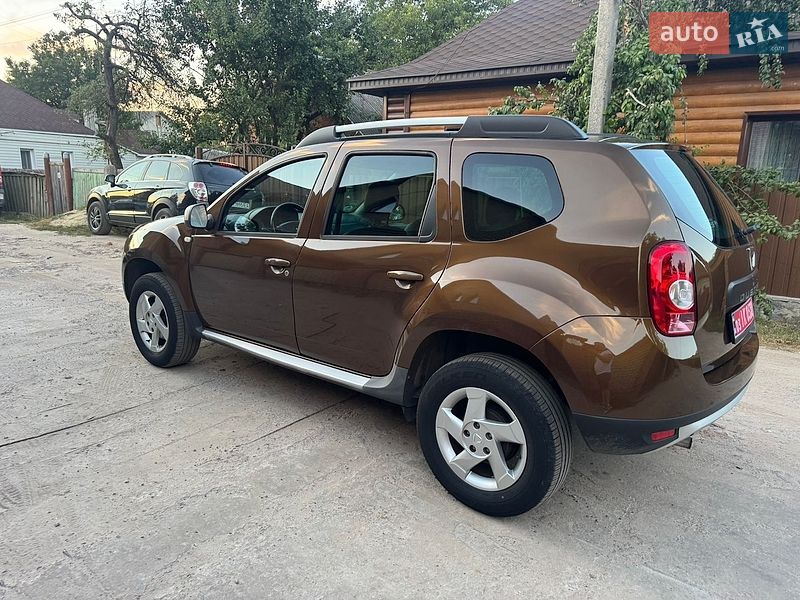 Позашляховик / Кросовер Dacia Duster 2011 в Охтирці