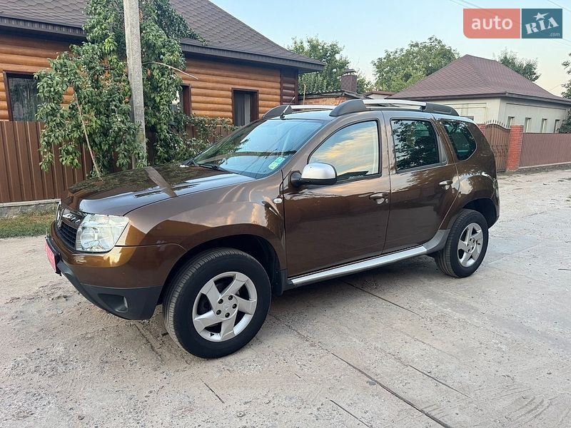Позашляховик / Кросовер Dacia Duster 2011 в Охтирці