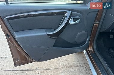 Позашляховик / Кросовер Dacia Duster 2011 в Охтирці
