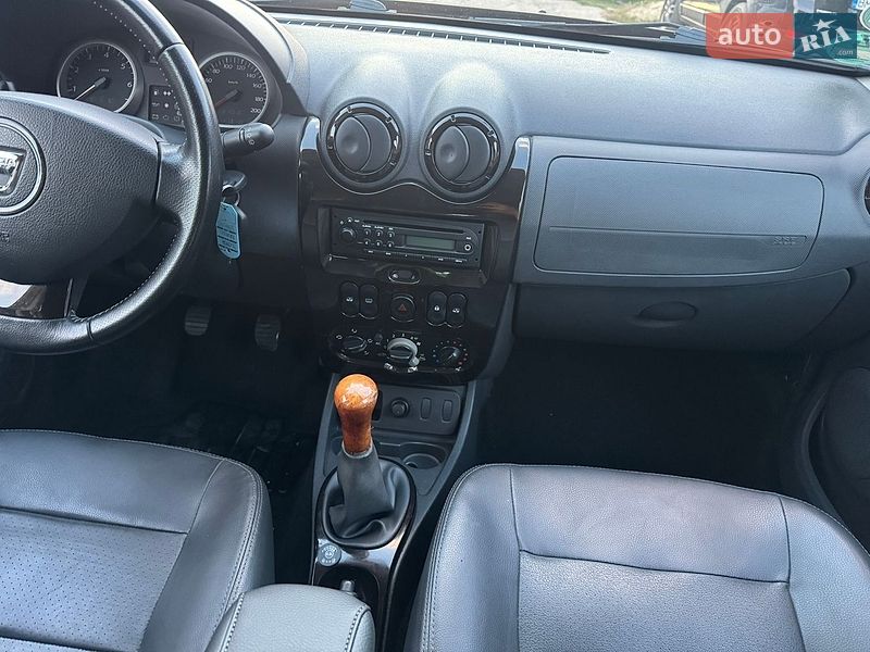 Позашляховик / Кросовер Dacia Duster 2011 в Охтирці