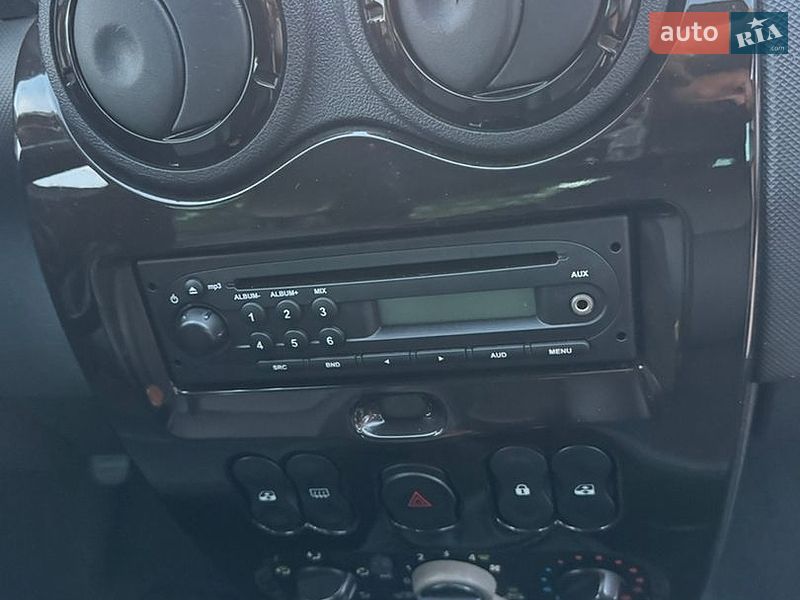 Позашляховик / Кросовер Dacia Duster 2011 в Охтирці