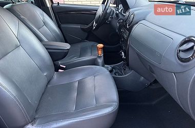 Позашляховик / Кросовер Dacia Duster 2011 в Охтирці