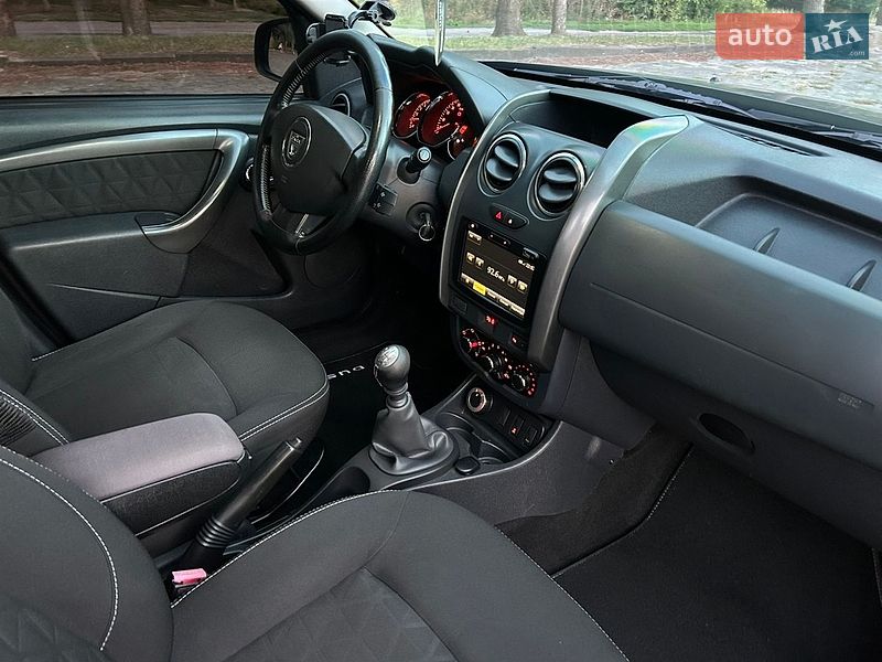 Позашляховик / Кросовер Dacia Duster 2014 в Дубні