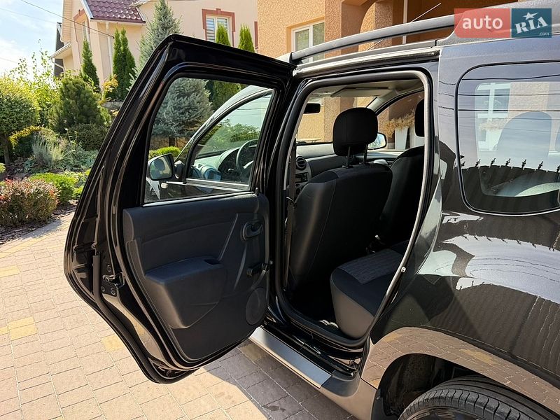 Позашляховик / Кросовер Dacia Duster 2013 в Тернополі