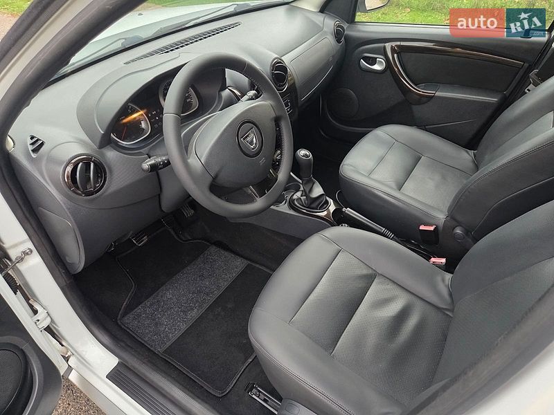 Внедорожник / Кроссовер Dacia Duster 2011 в Каменском