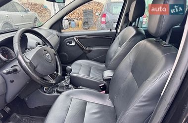 Позашляховик / Кросовер Dacia Duster 2010 в Стрию