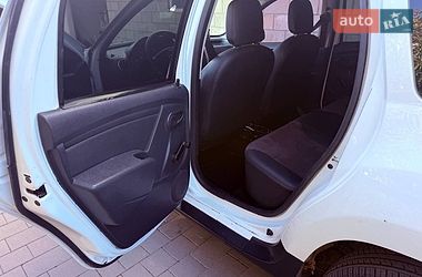 Позашляховик / Кросовер Dacia Duster 2016 в Дубні