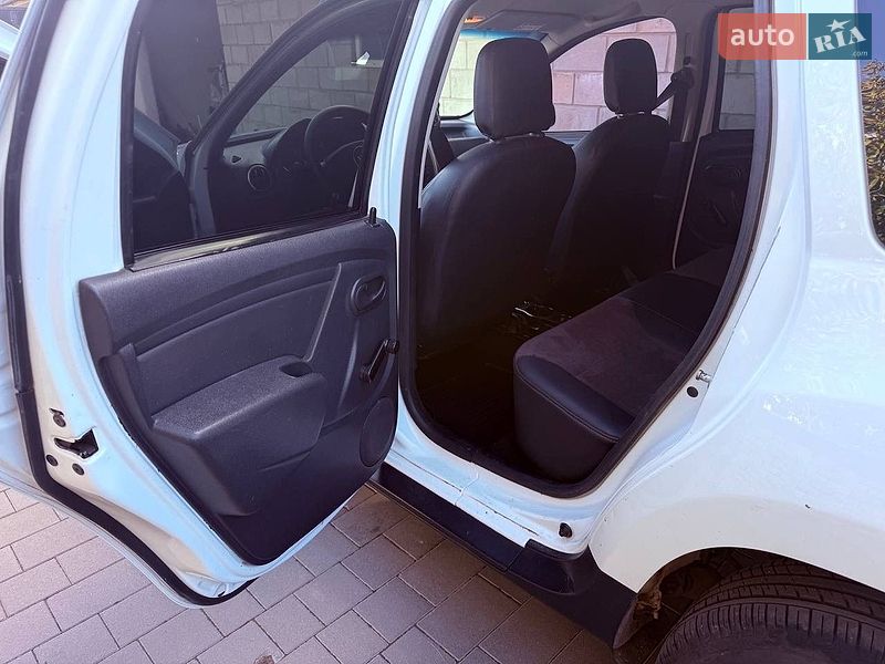 Позашляховик / Кросовер Dacia Duster 2016 в Дубні