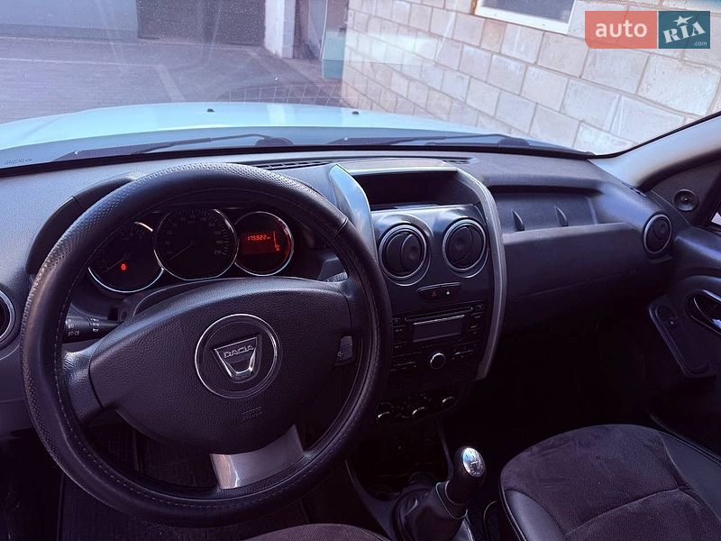 Позашляховик / Кросовер Dacia Duster 2016 в Дубні