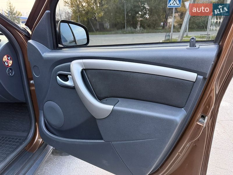 Позашляховик / Кросовер Dacia Duster 2013 в Лубнах