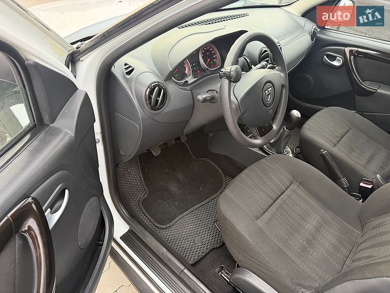 Внедорожник / Кроссовер Dacia Duster 2011 в Киеве фото 9 Внедорожник / Кроссовер Dacia Duster 2011 в Киеве